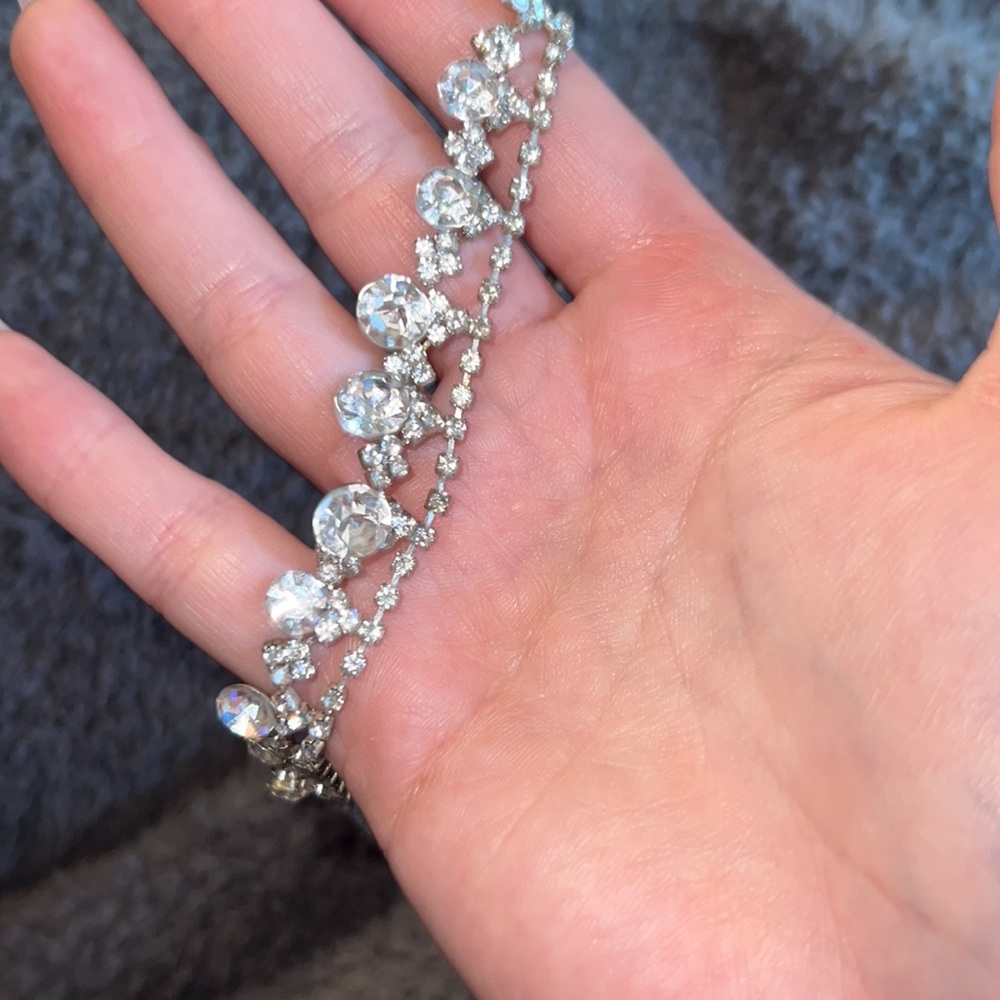 Beautiful Diamond Necklace - Picture 2 of 2